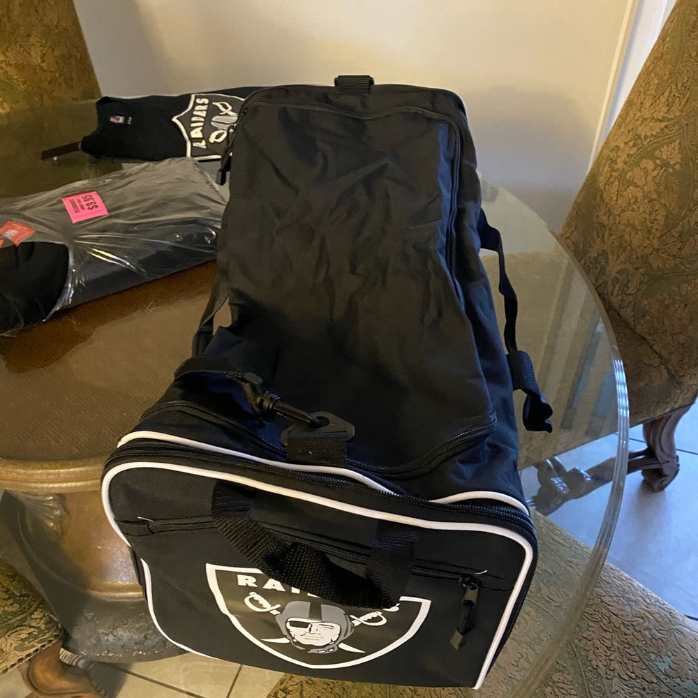 NFL Raiders official Licensed Duffle Bag - Picture 2 of 5